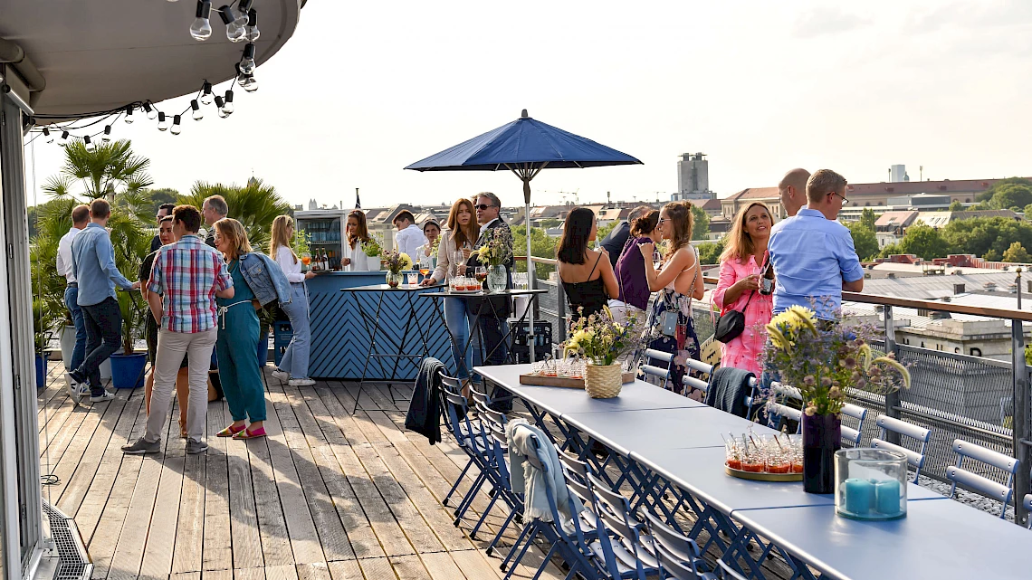 Moderne Dachterrassen-Ausstattung der Eventlocations München