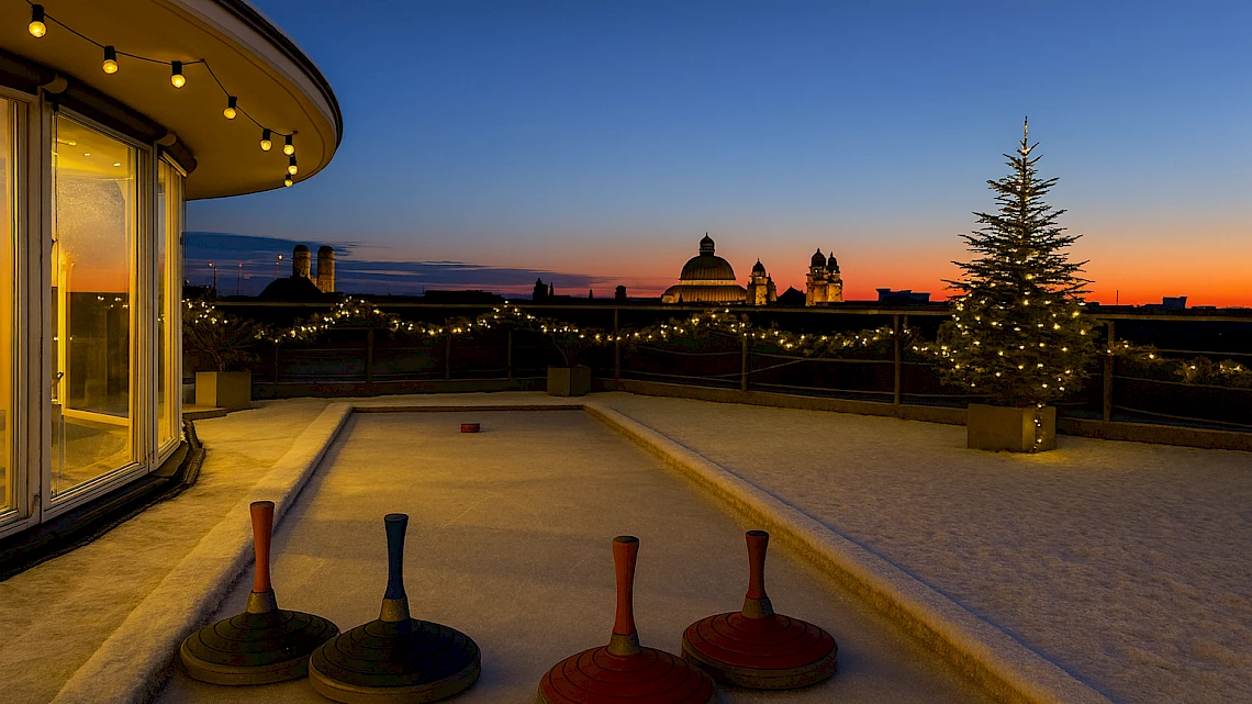 Eisstockschießen auf der Dachterrasse OutOfOffice München