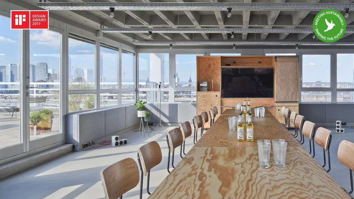 Eventlocation Frankfurt Sachsenhausen mit Blick auf die Skyline