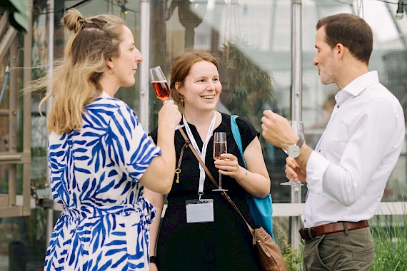Networking auf der Dachterrasse im Seminarraum Stuttgart